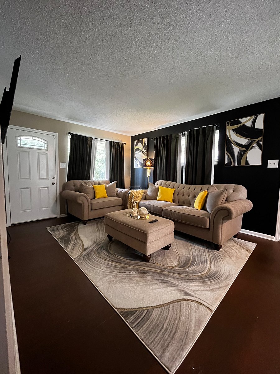 Living Room Space for Family Affairs and Gatherings