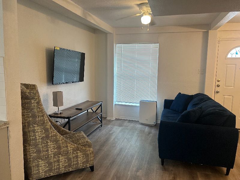 Furnished Finder property 476529_2 photo 3