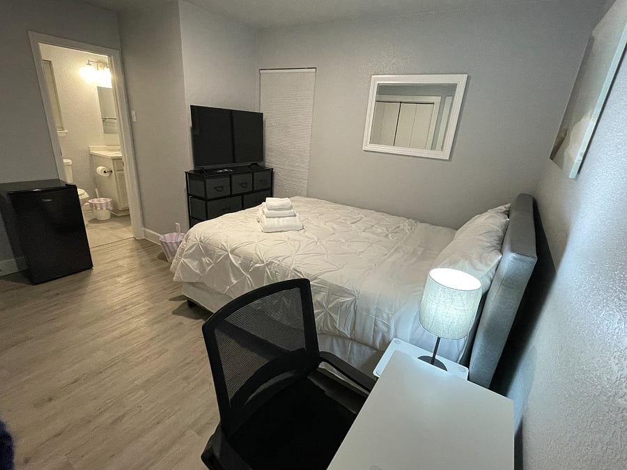 Furnished Finder property 476550_1 photo 3