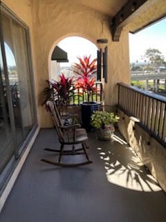 Outdoor patio-3rd (top floor and end unit)