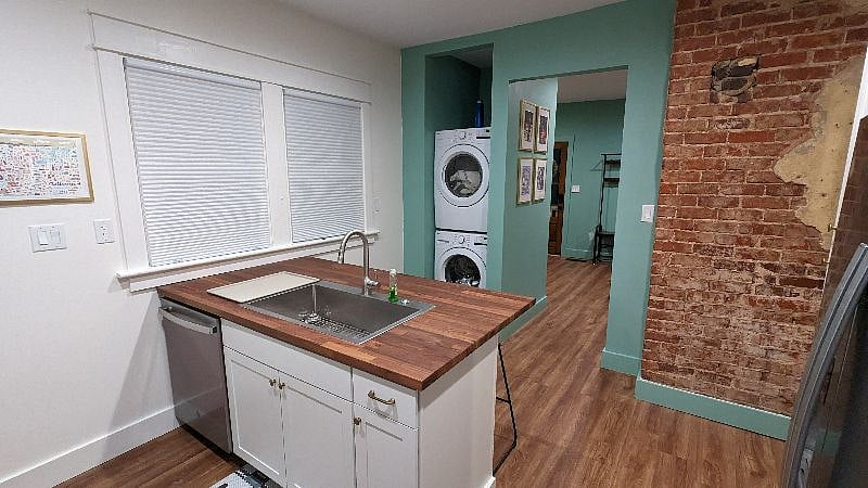 Full W/D in Kitchen