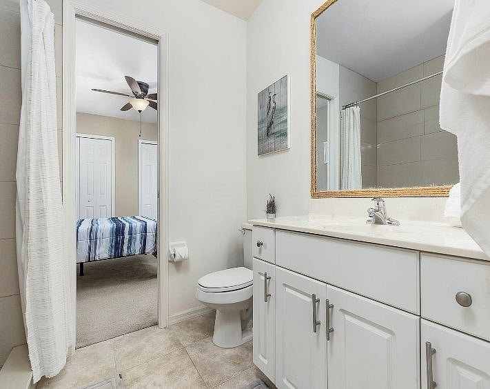 Jack and Jill bath