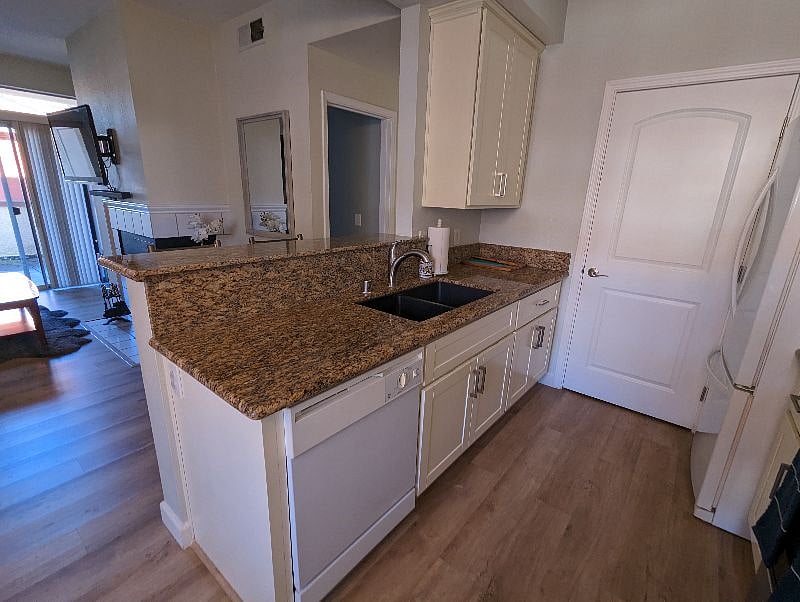 Furnished Finder property 477443_1 photo 4