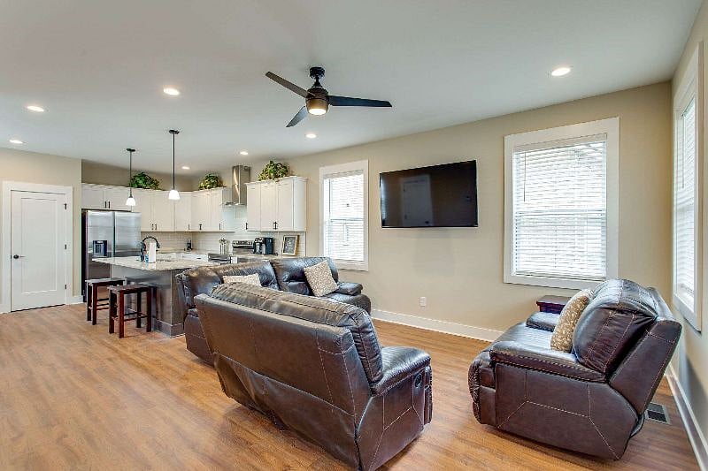 Living Room/Kitchen