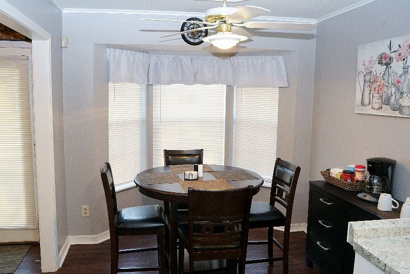 Dining Area - Can Comfortably Seat 4 - TV Trays Available For Additional Accommodations