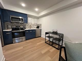 Furnished Finder property 477807_10 photo 8