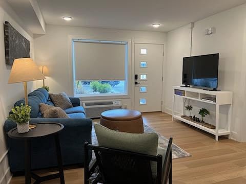 Furnished Finder property 477807_10 photo 3
