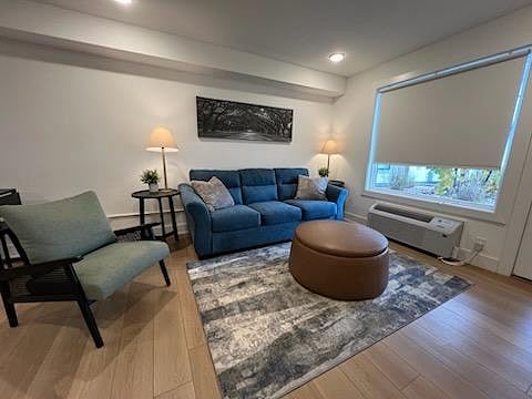 Furnished Finder property 477807_10 photo 4
