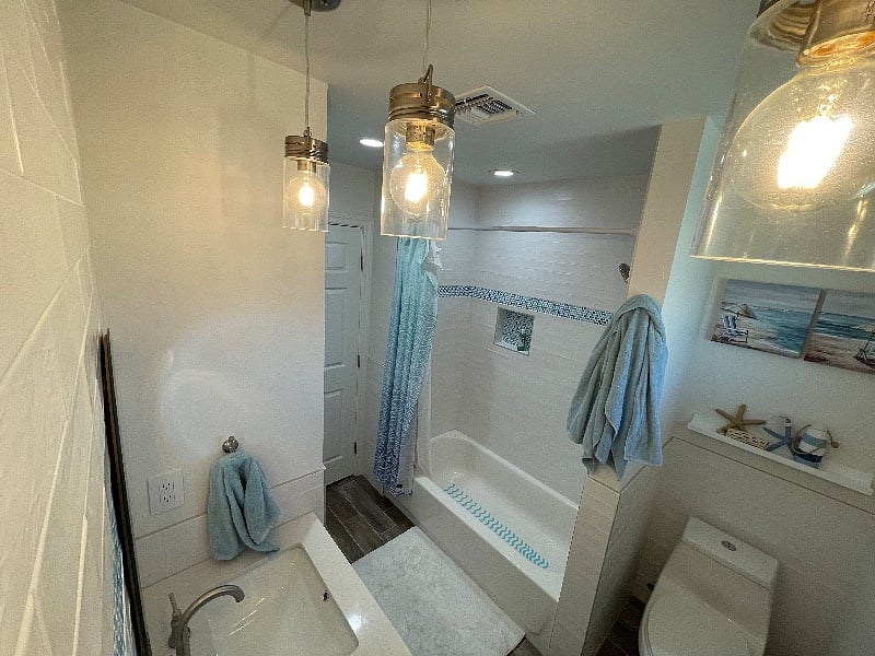 2nd bathroom