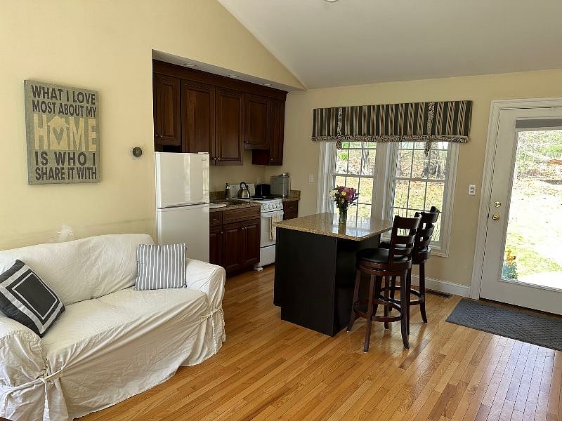 Furnished Finder property 477943_1 photo 3
