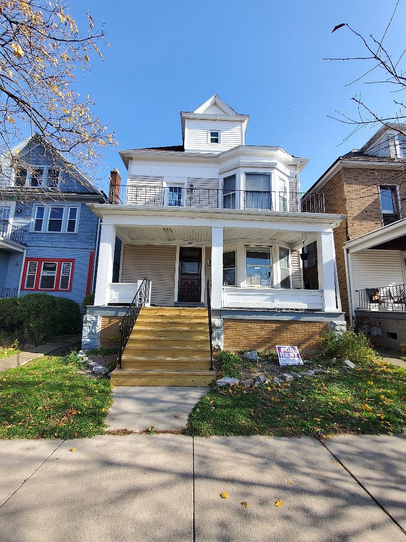 Front of the house - right on Elmwood. Apt is on the lower back.