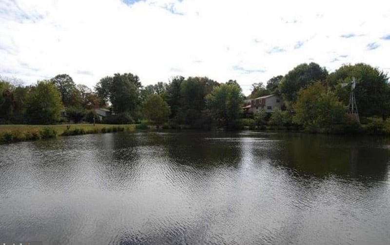 Lake right behind the house. There is a loop trail around the lake.