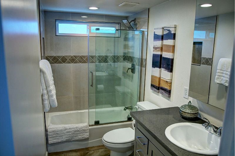 2nd Bathroom
