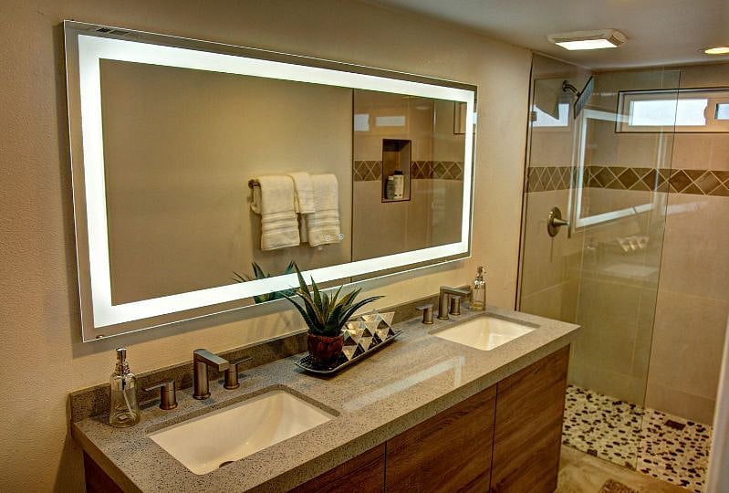 Primary bathroom. Stocked with towels and soap.