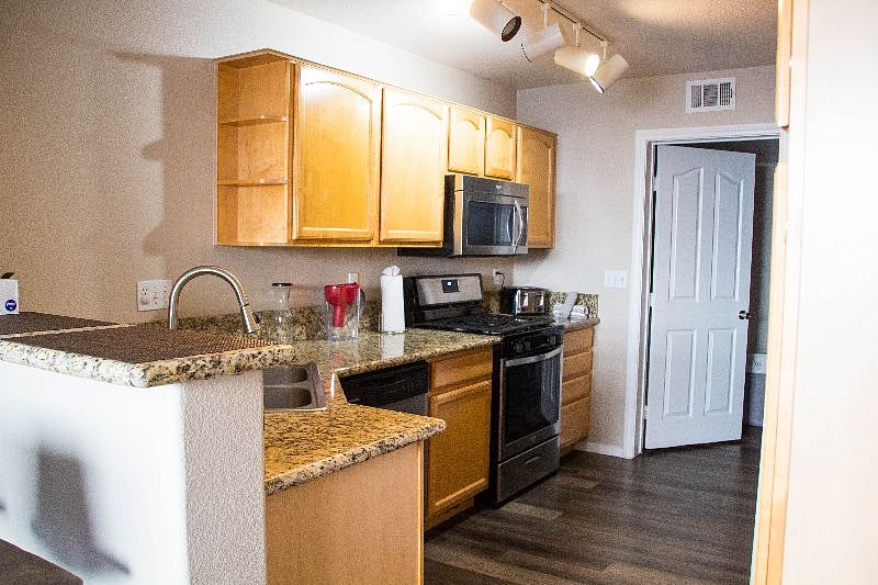 Furnished Finder property 478253_1 photo 3