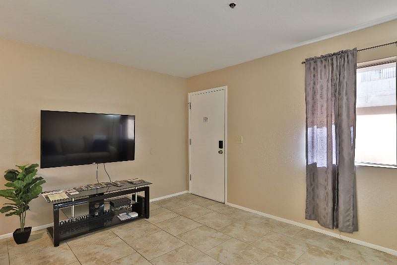 Furnished Finder property 478353_1 photo 4