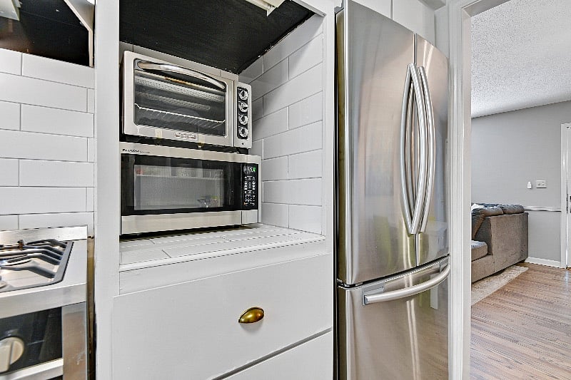 Toaster oven + microwave.
