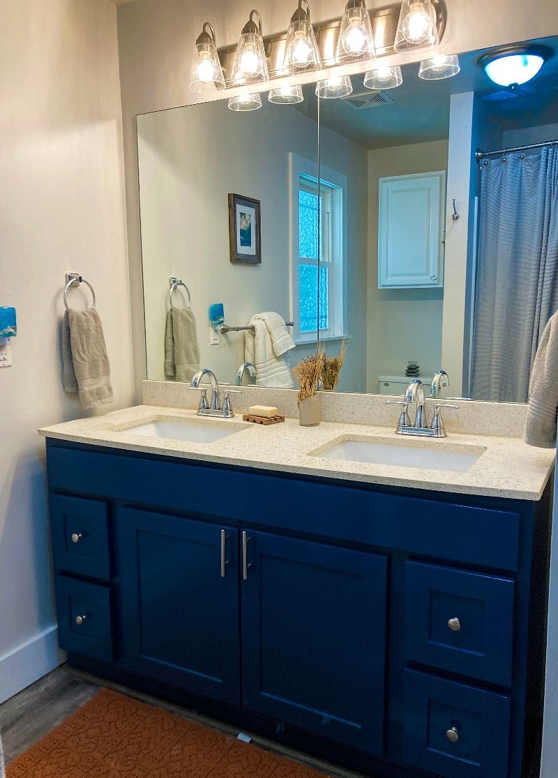 Double vanity in bathroom