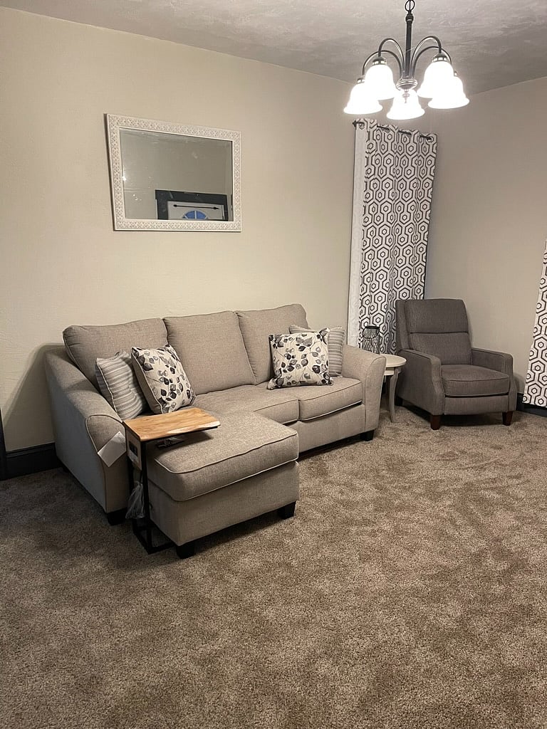 Furnished Finder property 478560_2 photo 1