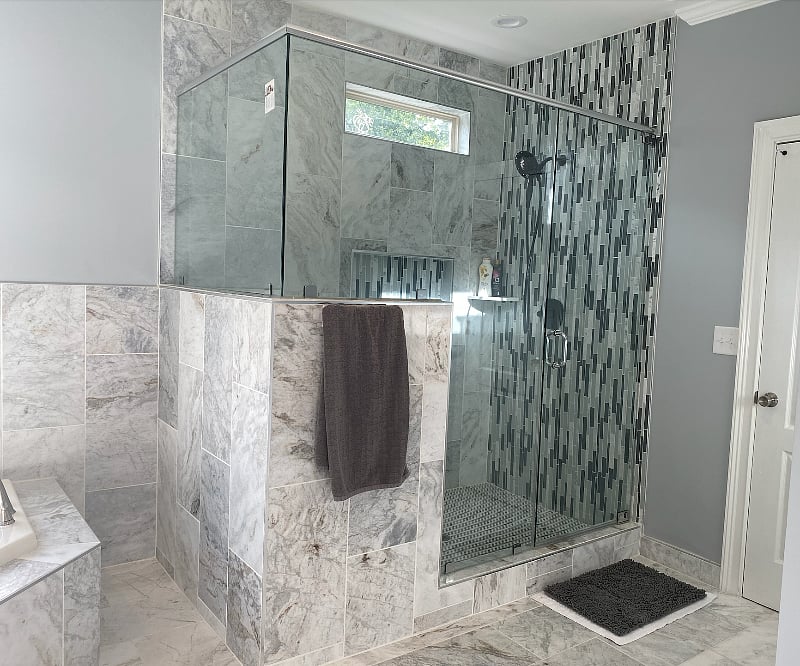 Separate shower and toilet room