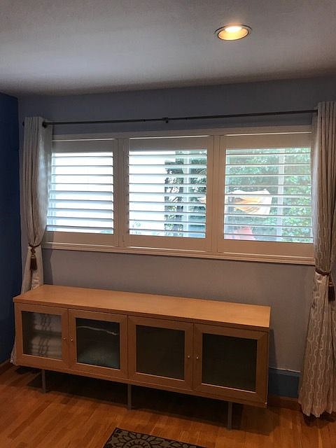 Dark out blinds