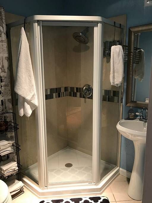 Full bathroom