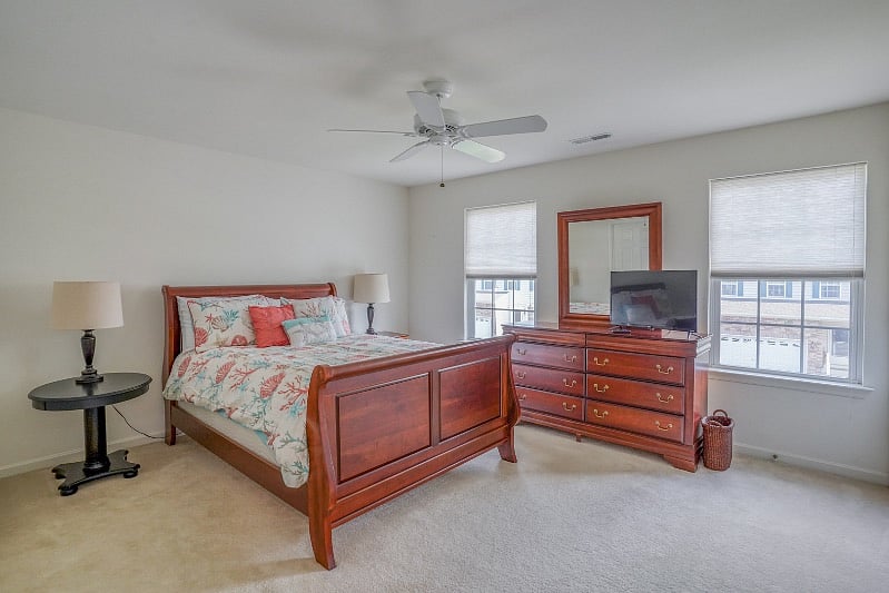Upstairs guest bedroom