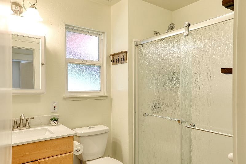 walk in shower, NO tub