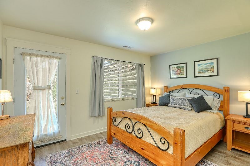 main bedroom, queen memory foam bed, black out curtains