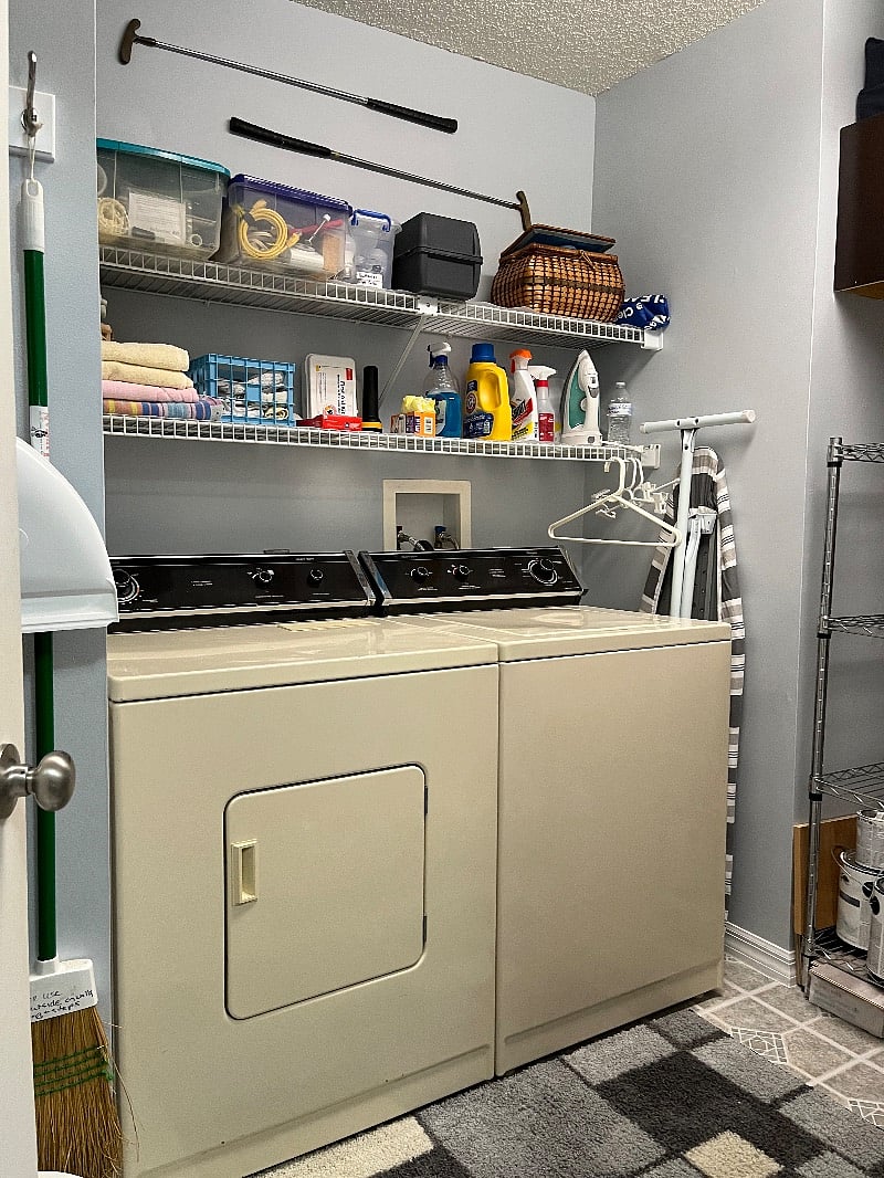 Laundry-utility room