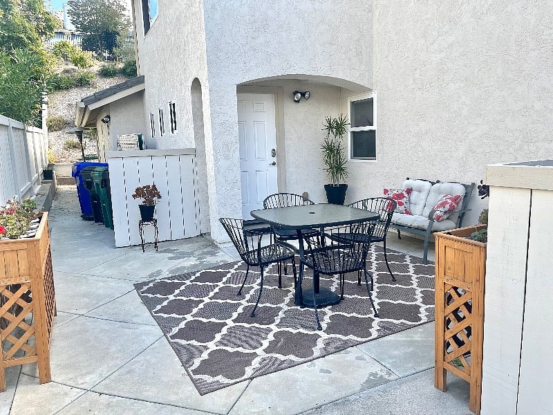 Private courtyard and entry