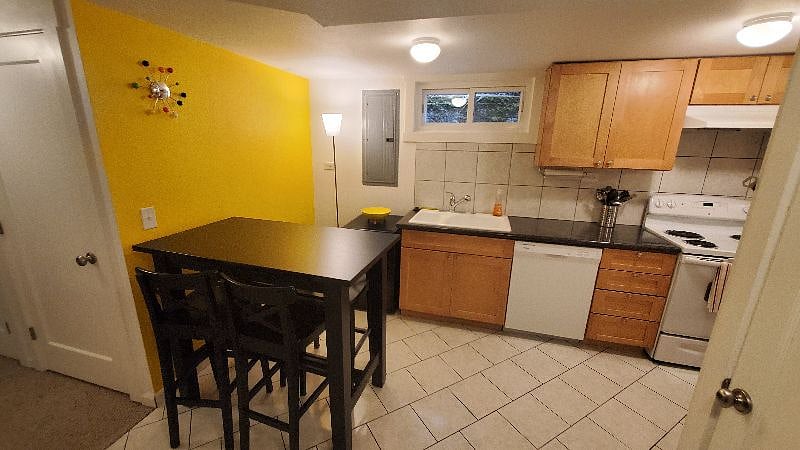 Kitchen table