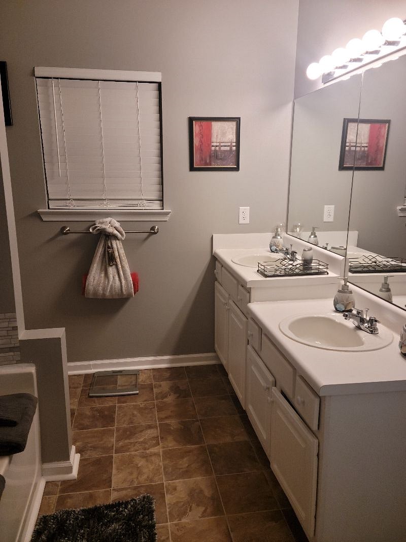 Master bathroom 