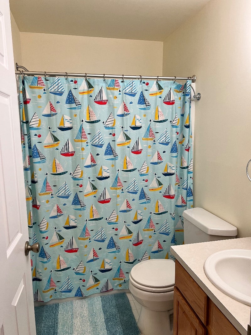 Upstairs hall bathroom
