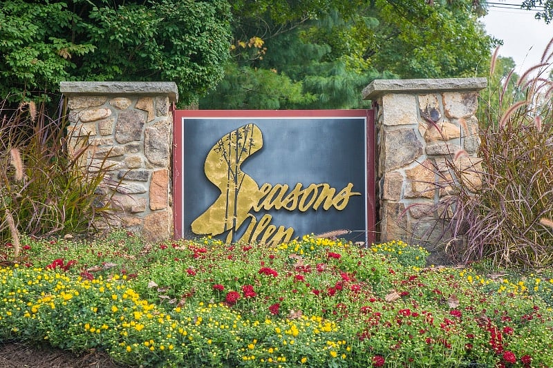 Community Entrance sign
Seasons Glen