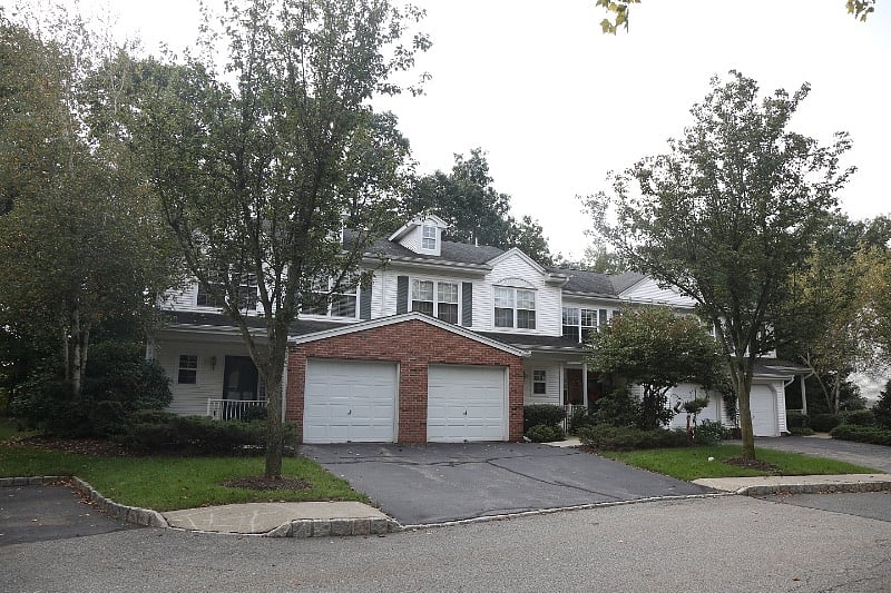 Each building group has four connected townhouses