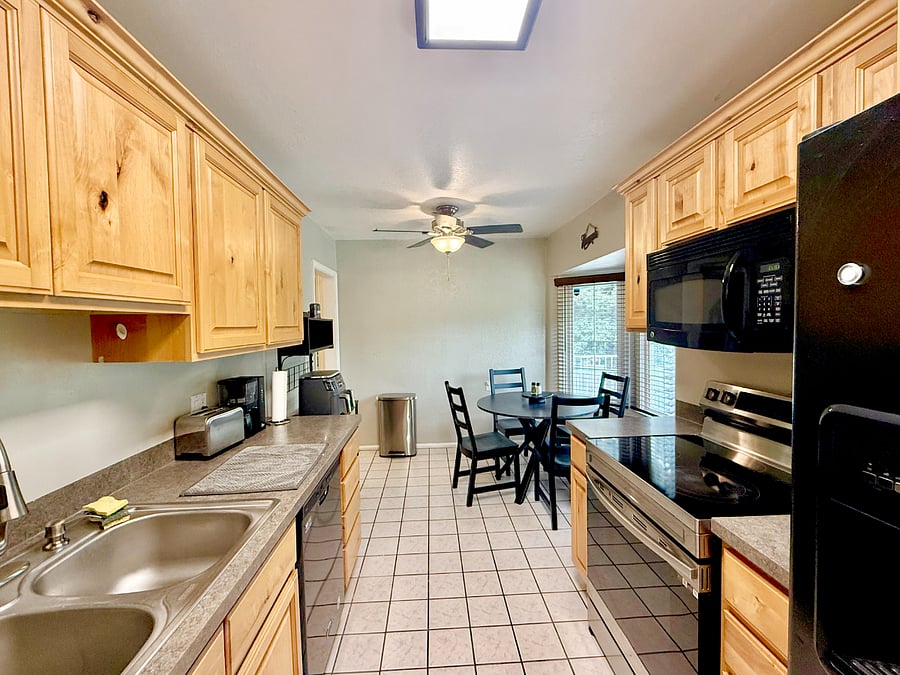 Furnished Finder property 479239_2 photo 4