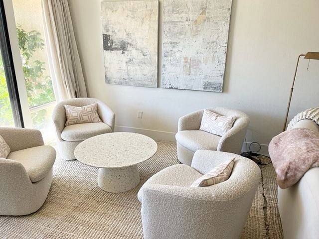Furnished Finder property 479250_1 photo 2