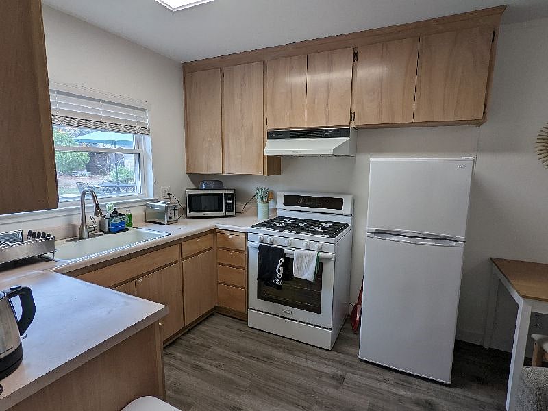 Full kitchen!
