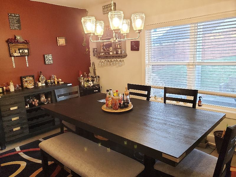 Dining area - shared space