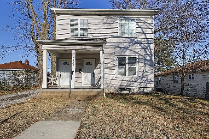 Front view of the duplex.  This is the 2nd floor unit, door on the left.