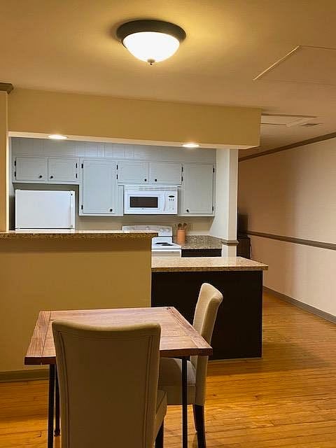 Furnished Finder property 479592_1 photo 3
