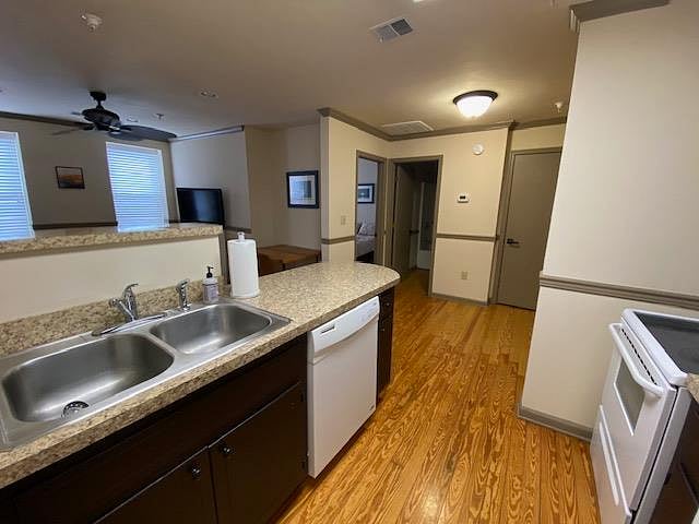 Furnished Finder property 479592_6 photo 3