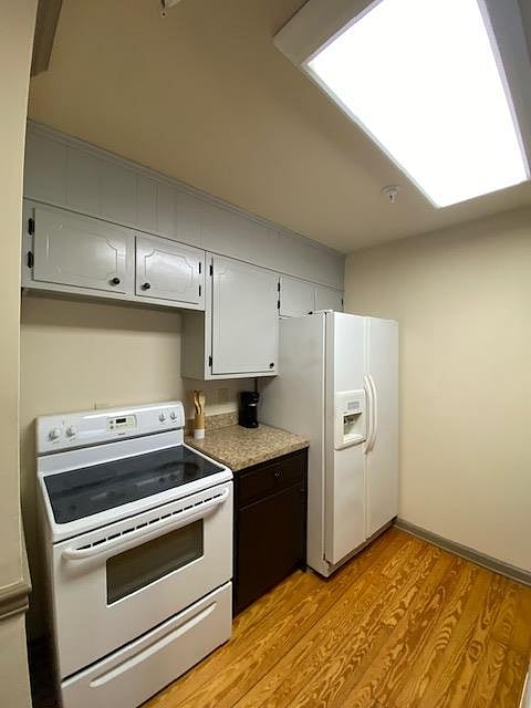 Furnished Finder property 479592_6 photo 4