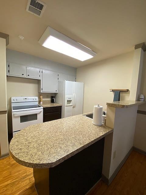 Furnished Finder property 479592_6 photo 5