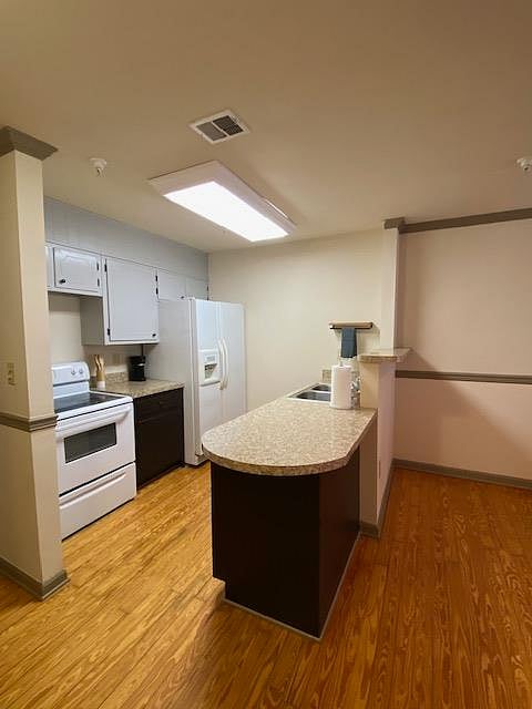 Furnished Finder property 479592_6 photo 12