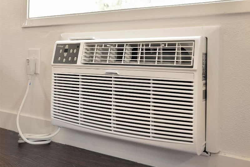 Air conditioning / heater unit