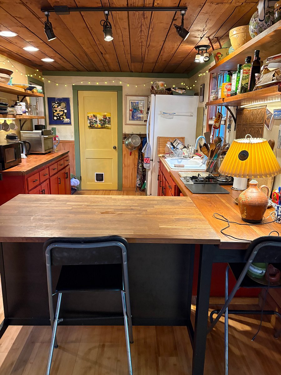 breakfast bar