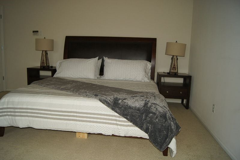 Master Bedroom King Size Serta Perfect Sleeper Foam Mattress