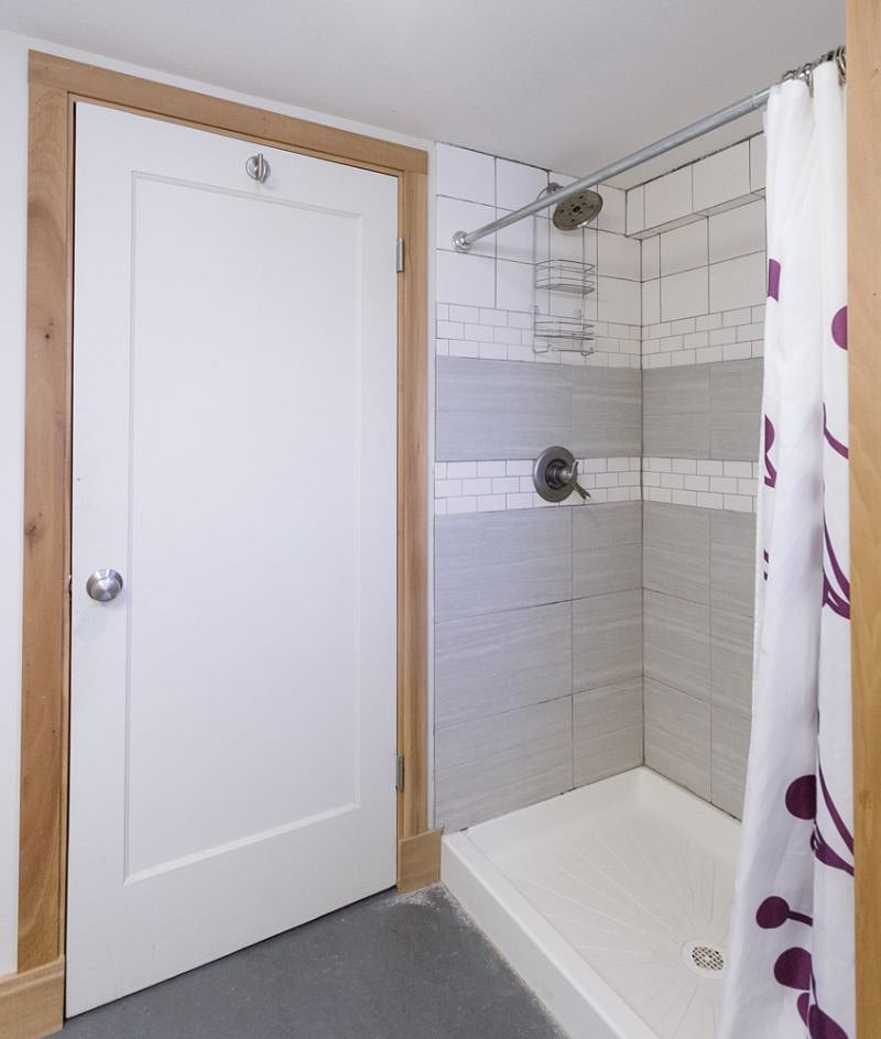 Bathroom viewing shower interior